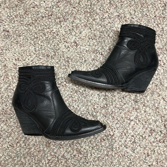 Jeffery Campbell boots - Picture 2 of 11